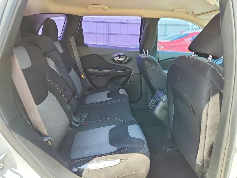 2015 JEEP CHEROKEE SPORT  
