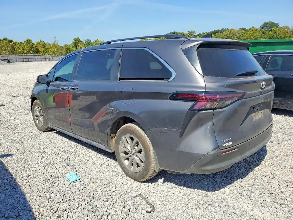 2025 TOYOTA SIENNA XLE 8-PASSENGER  