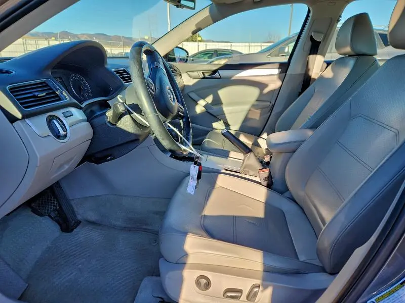2012 VOLKSWAGEN PASSAT SE  