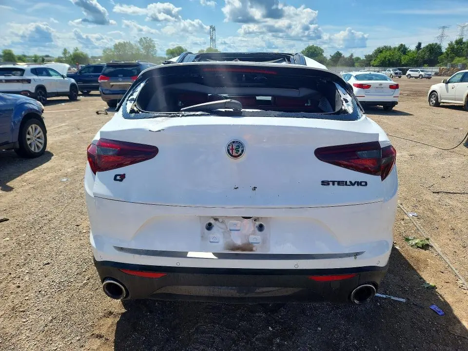 2021 ALFA ROMEO STELVIO SPORT  