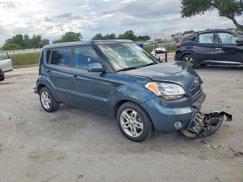 2011 KIA SOUL +  