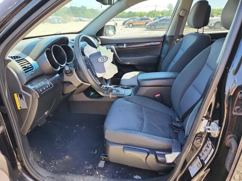 2013 KIA SORENTO LX  