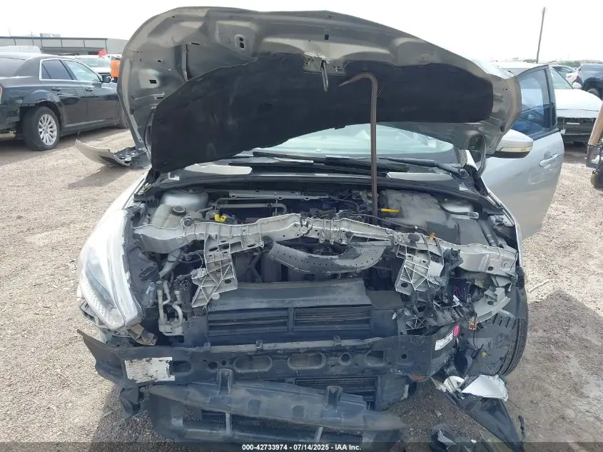 2015 FORD FOCUS SE