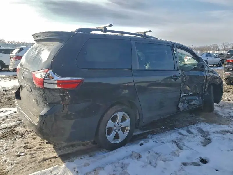 2015 TOYOTA SIENNA LE  