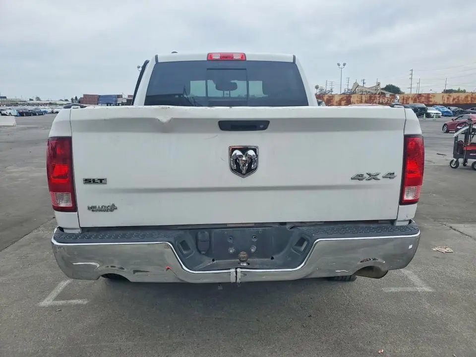 2017 RAM 1500 SLT  
