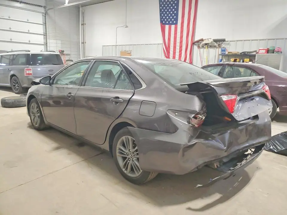 2015 TOYOTA CAMRY SE  