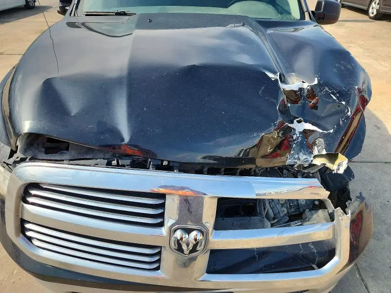2015 RAM 1500 SLT  