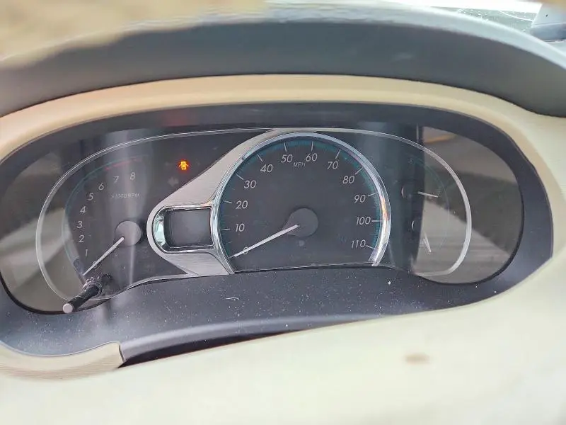 2013 TOYOTA SIENNA XLE 8-PASSENGER  