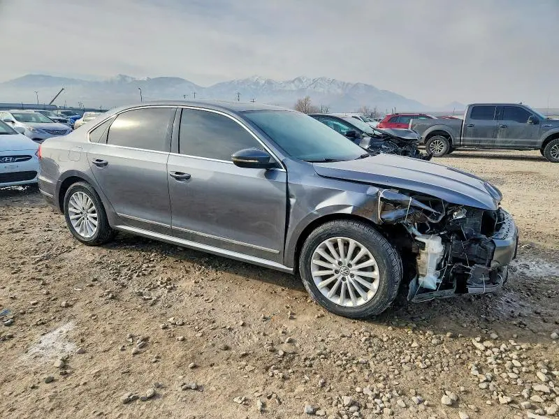 2016 VOLKSWAGEN PASSAT SE  