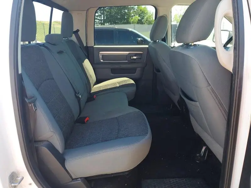 2015 RAM 1500 SLT  