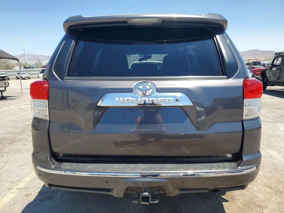 2013 TOYOTA 4RUNNER SR5  