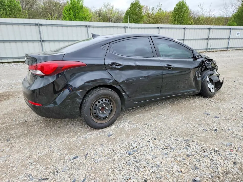 2016 HYUNDAI ELANTRA SE  