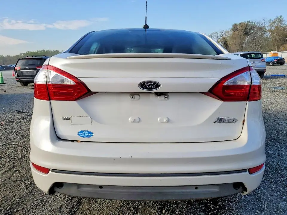 2018 FORD FIESTA SE  