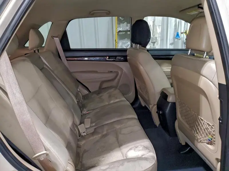 2011 KIA SORENTO BASE  