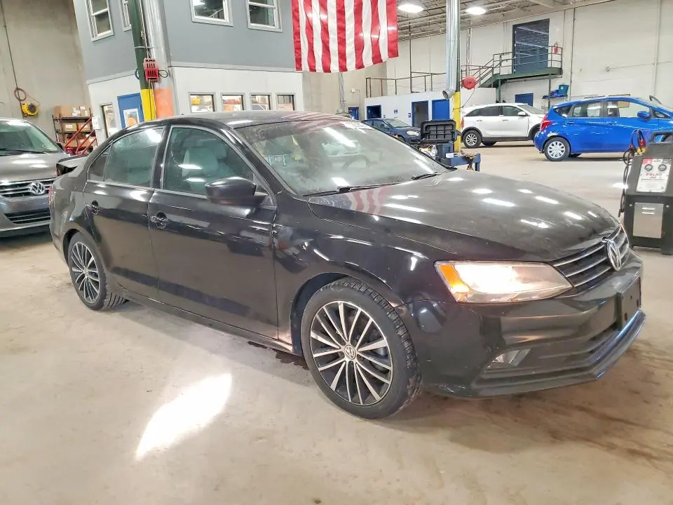 2016 VOLKSWAGEN JETTA SPORT  