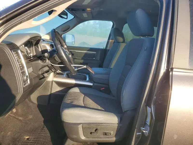 2018 RAM 1500 SLT  