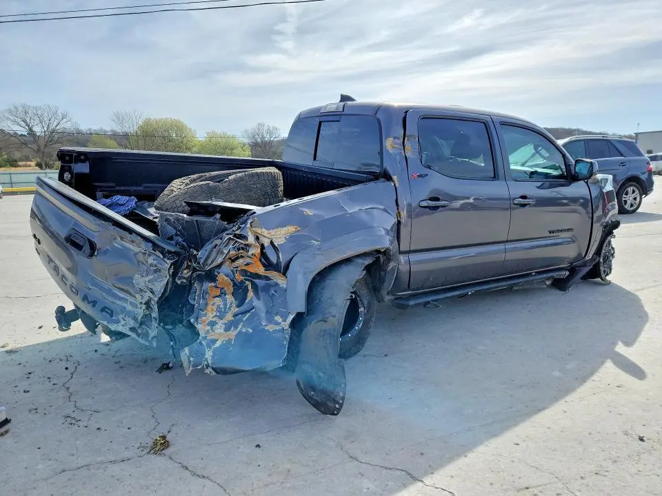 2018 TOYOTA TACOMA SR5 V6  