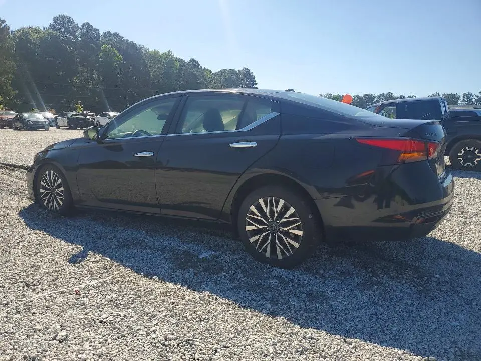 2023 NISSAN ALTIMA SV  