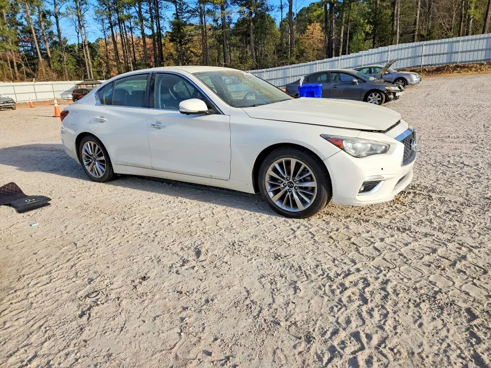 2021 INFINITI Q50 LUXE  