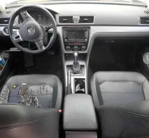 2012 VOLKSWAGEN PASSAT SE  