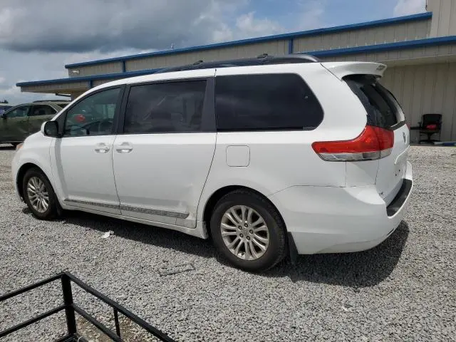 2011 TOYOTA SIENNA XLE  