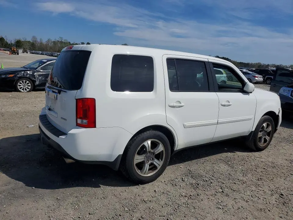 2015 HONDA PILOT SE  