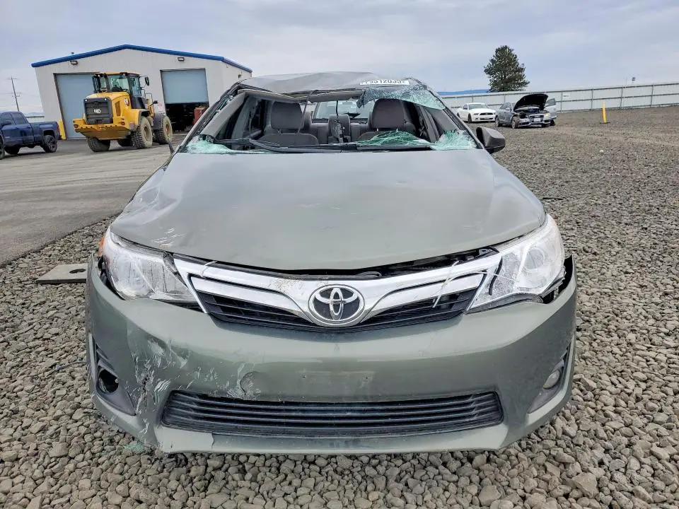 2014 TOYOTA CAMRY LE  