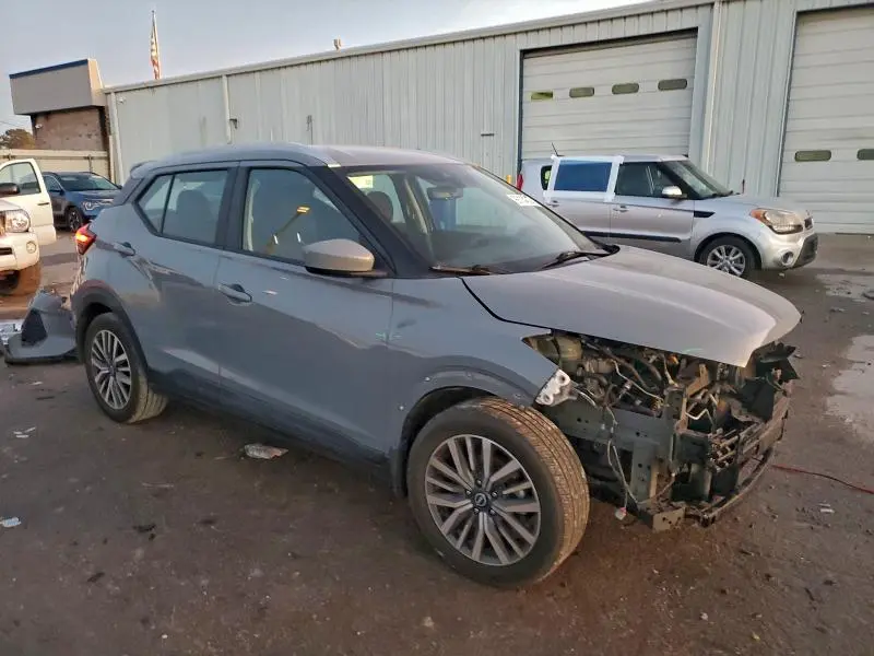 2022 NISSAN KICKS SV  