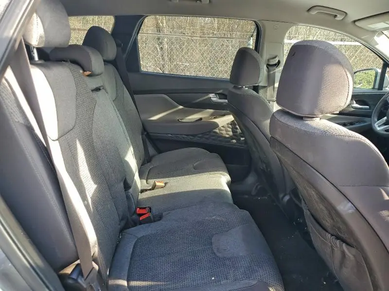 2019 HYUNDAI SANTA FE SE  