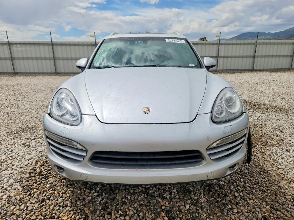 2013 PORSCHE CAYENNE   
