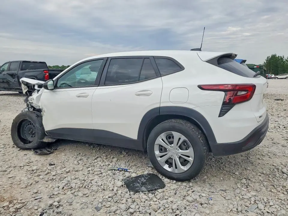 2024 CHEVROLET TRAX LS  