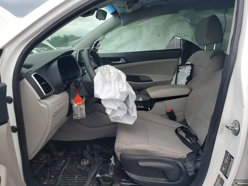 2020 HYUNDAI TUCSON SE  