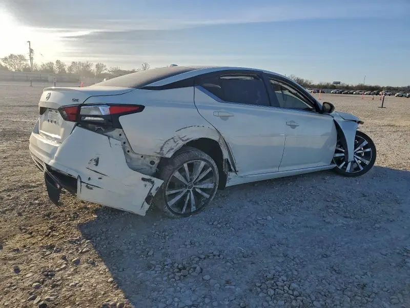 2020 NISSAN ALTIMA SR  