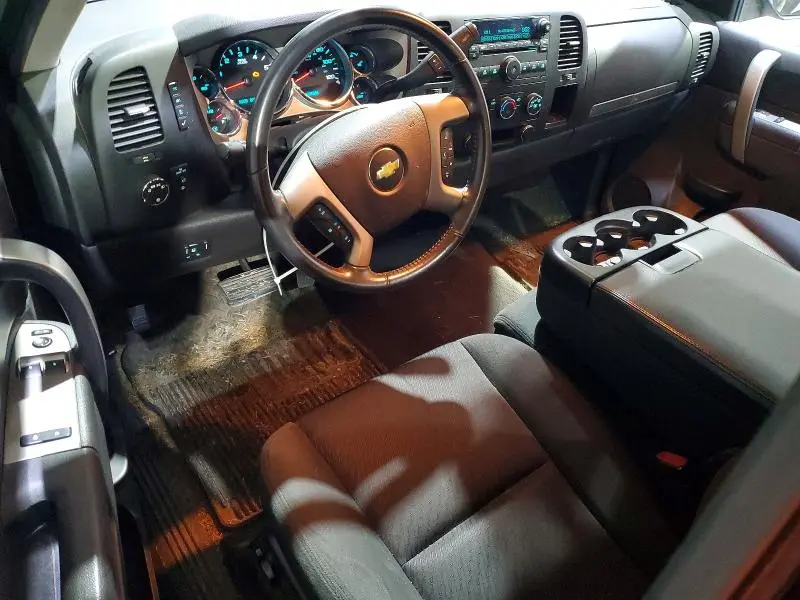 2011 CHEVROLET SILVERADO K1500 LT  