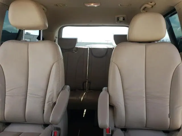 2012 KIA SEDONA EX  