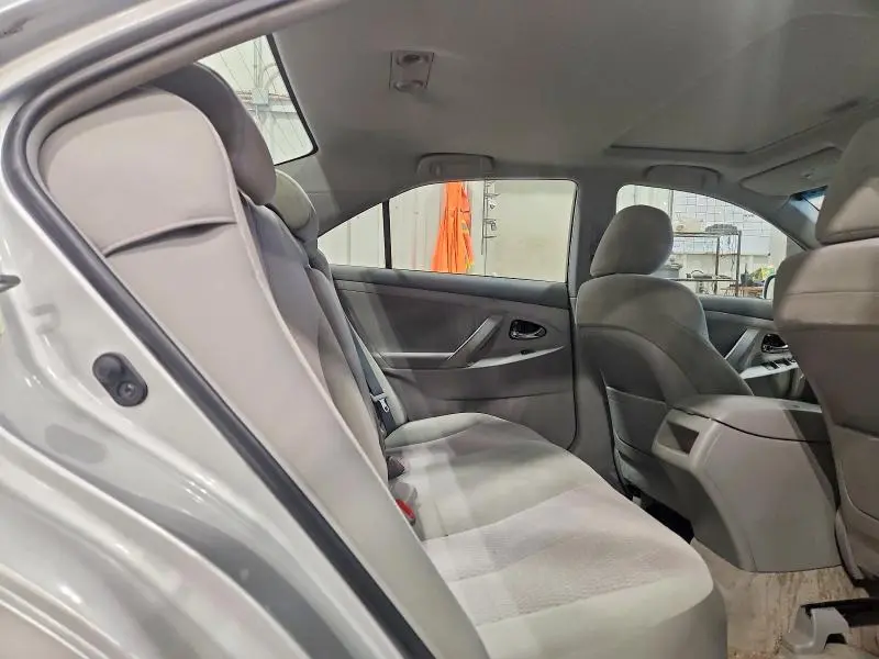 2011 TOYOTA CAMRY LE V6  
