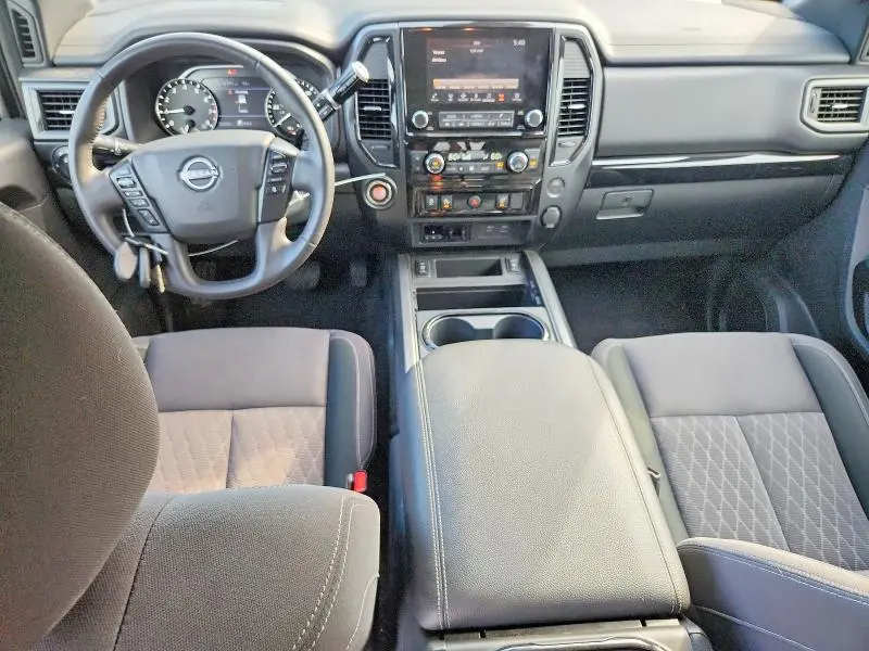 2023 NISSAN TITAN SV  