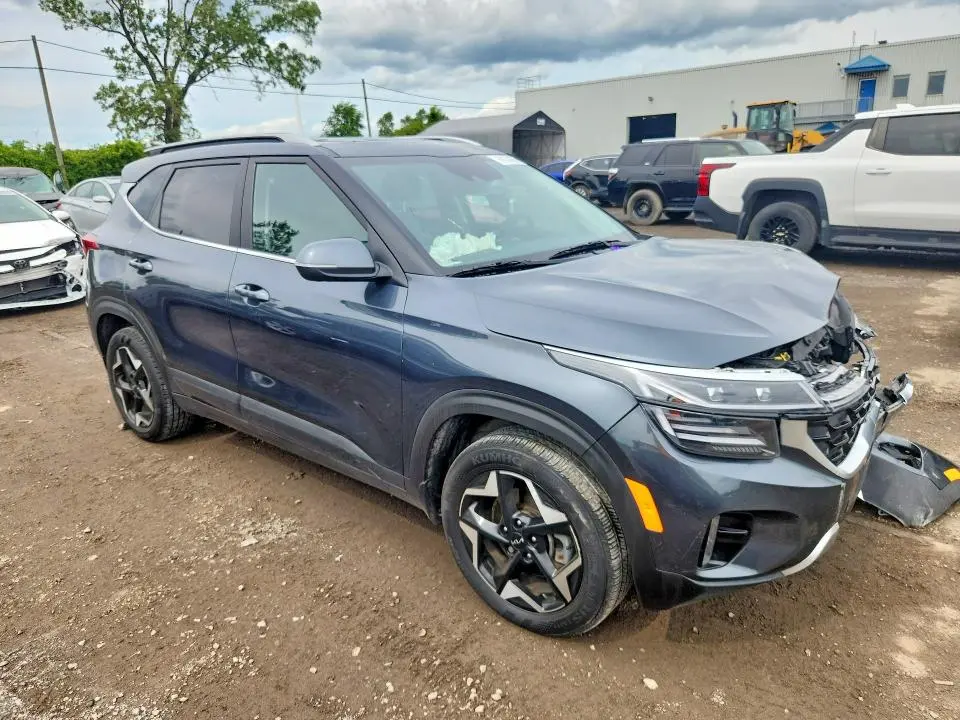 2024 KIA SELTOS EX  