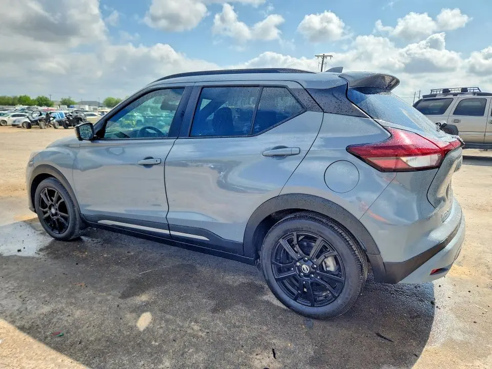 2021 NISSAN KICKS SR  