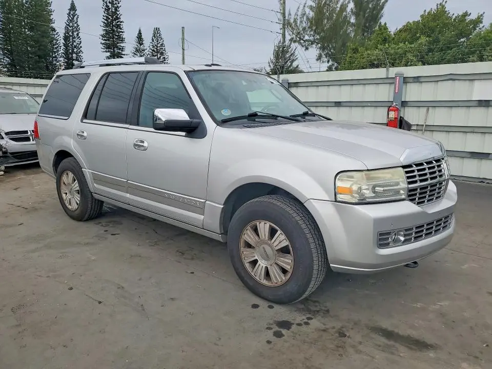 2014 LINCOLN NAVIGATOR   