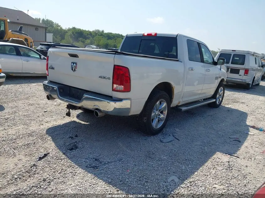 2016 RAM 1500 SLT