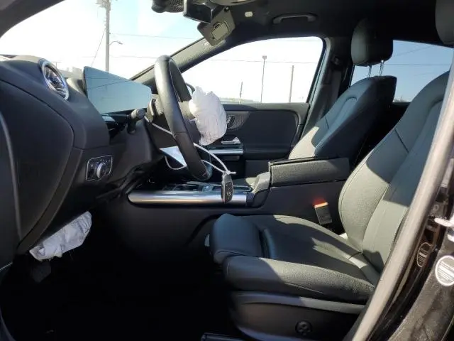 2025 MERCEDES-BENZ GLA 250  