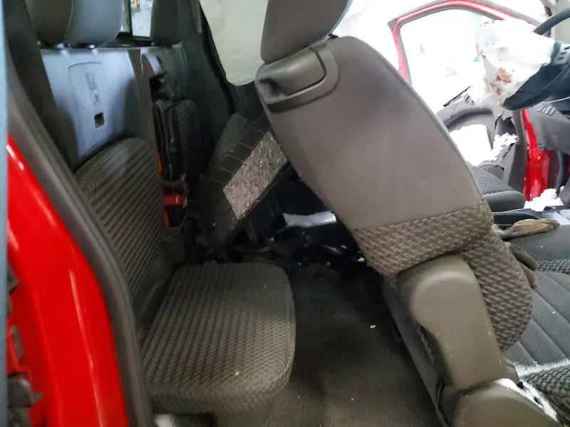 2010 NISSAN FRONTIER KING CAB SE  