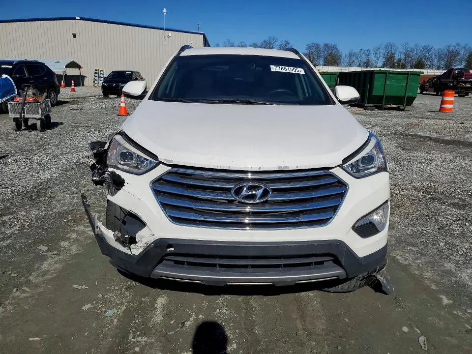 2016 HYUNDAI SANTA FE SE  