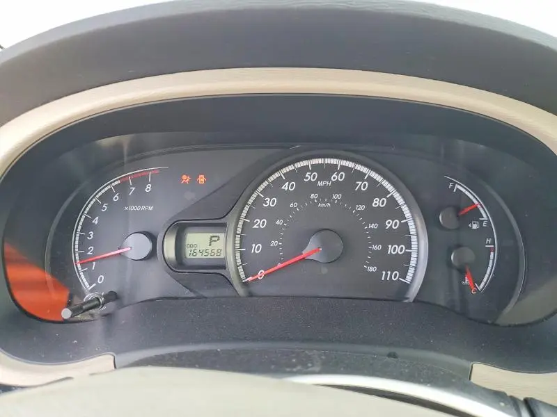 2011 TOYOTA SIENNA LE  