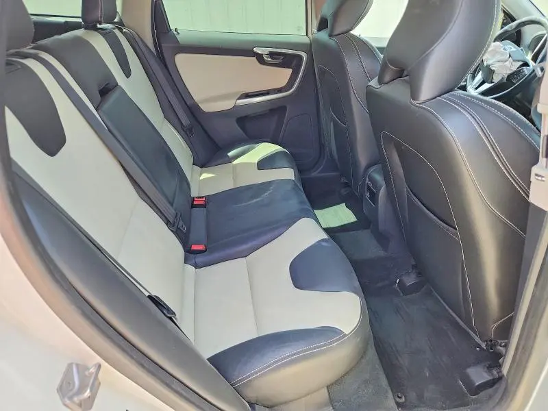 2017 VOLVO XC60 T5 DYNAMIC  