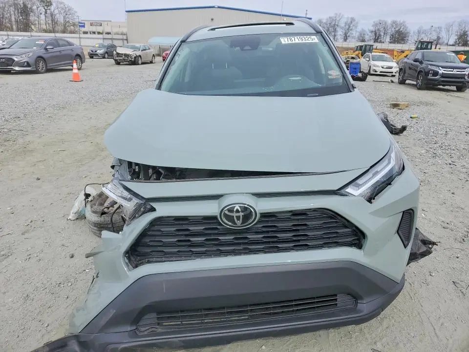 2023 TOYOTA RAV4 XLE  