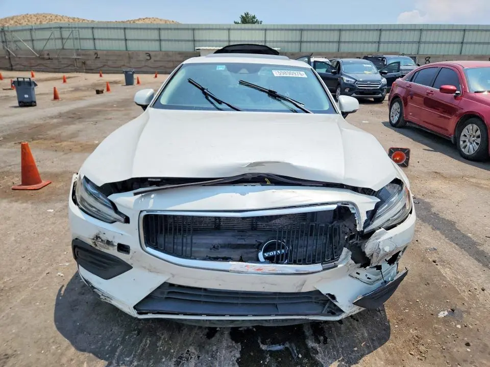 2019 VOLVO S60 T5 MOMENTUM  