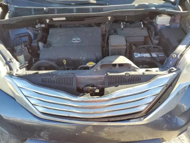 2014 TOYOTA SIENNA XLE  