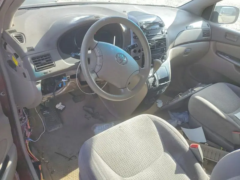 2010 TOYOTA SIENNA LE 7-PASSENGER  
